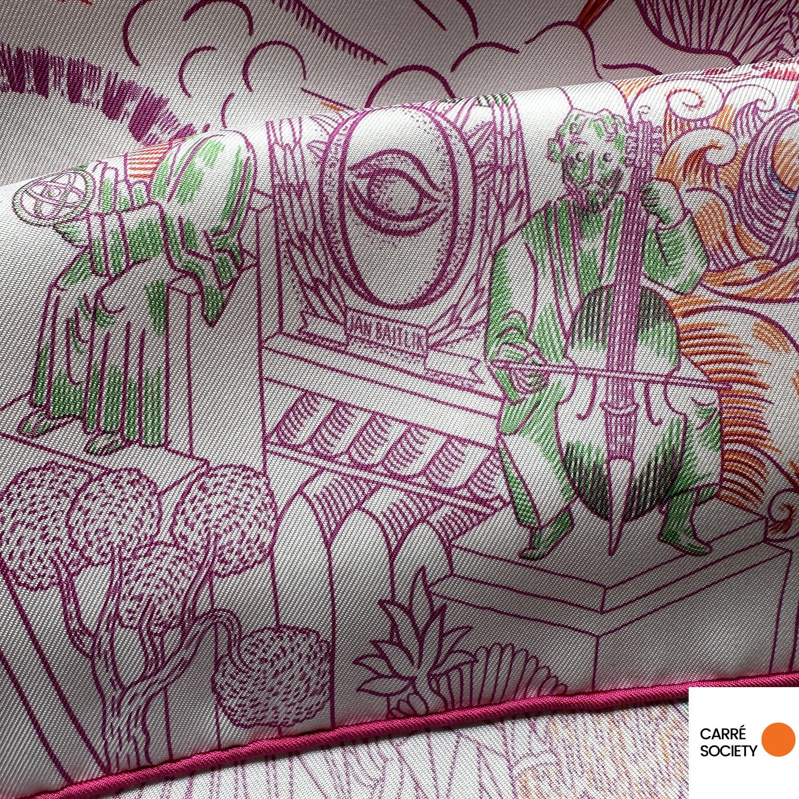 Motif figuratif stylisé : représentation fine d’un personnage et de végétaux dans un décor urbain. Signature "Jan Bajtlik" visible dans le dessin.