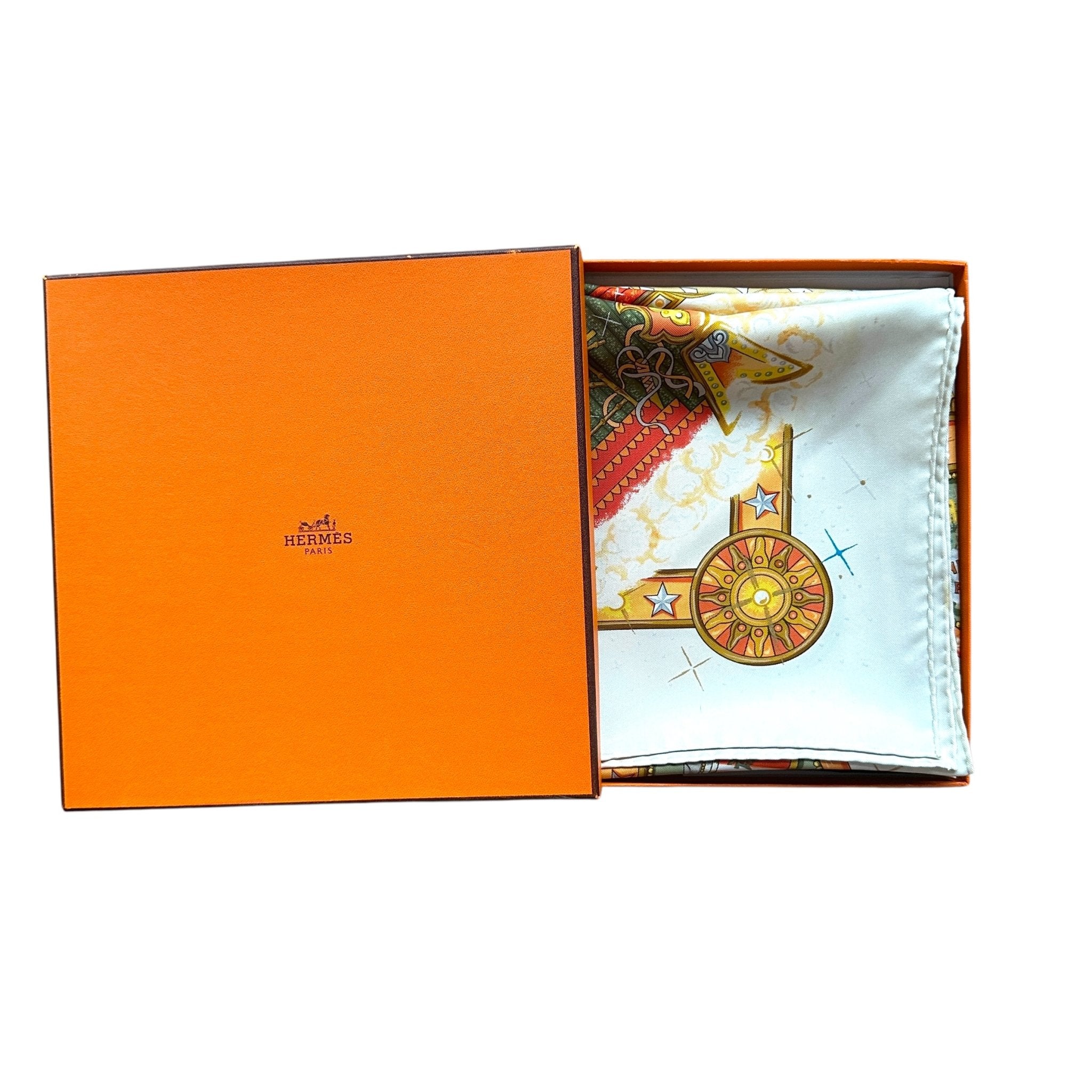 Hermès foulard dans sa boîte Hermès orange