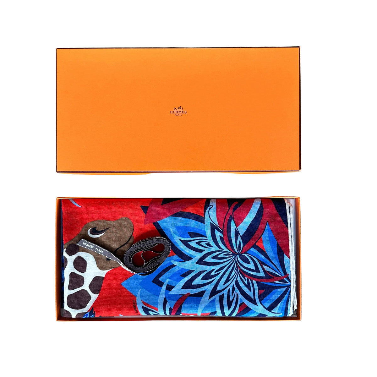 Châle Hermès The Three Graces Alice Shirley 140 cm cachemire et soie, présenté dans sa boîte Hermès orange