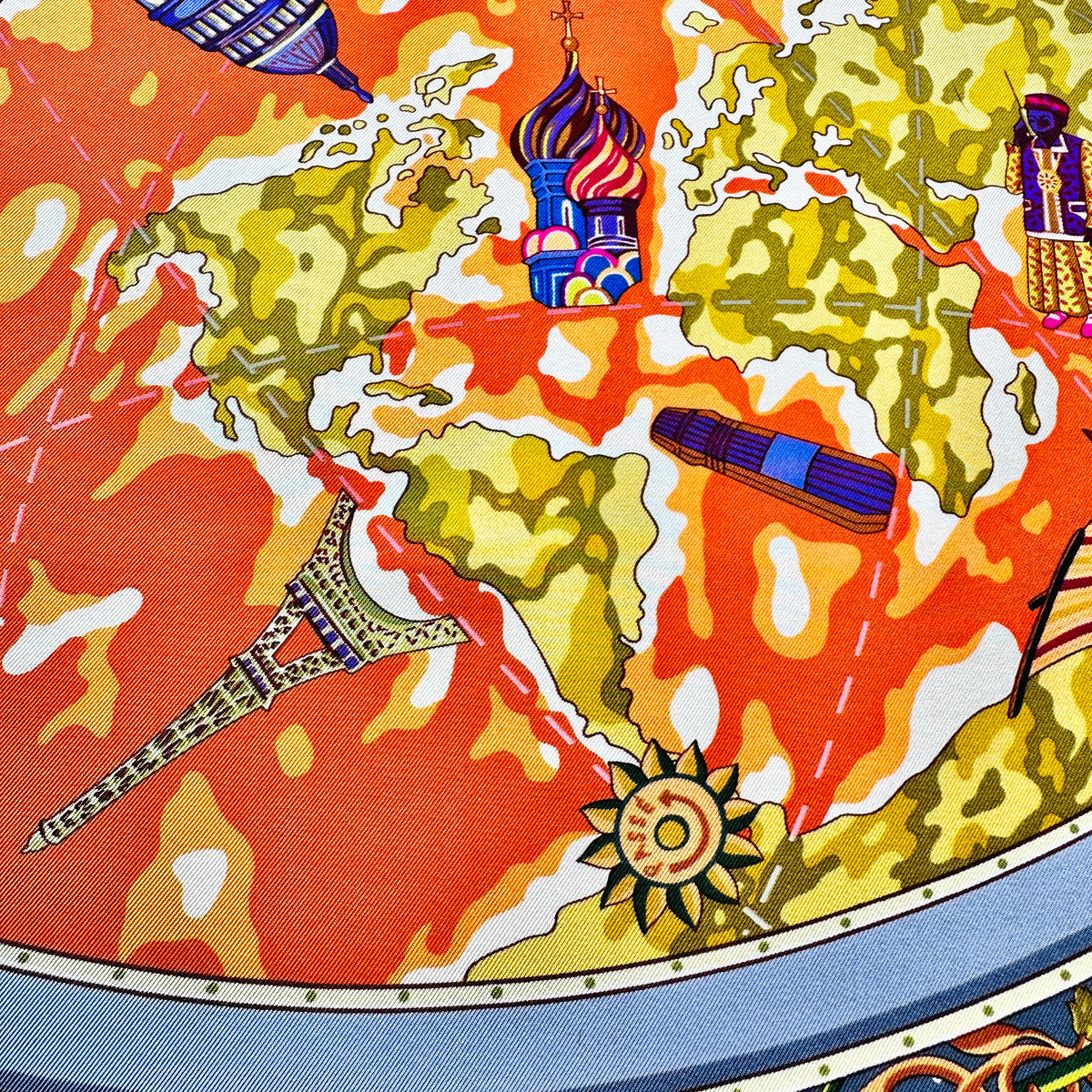 Carré Hermès www.hermes.com Christine Henry 90 cm soie, détail tour Eiffel et coupoles à bulbe