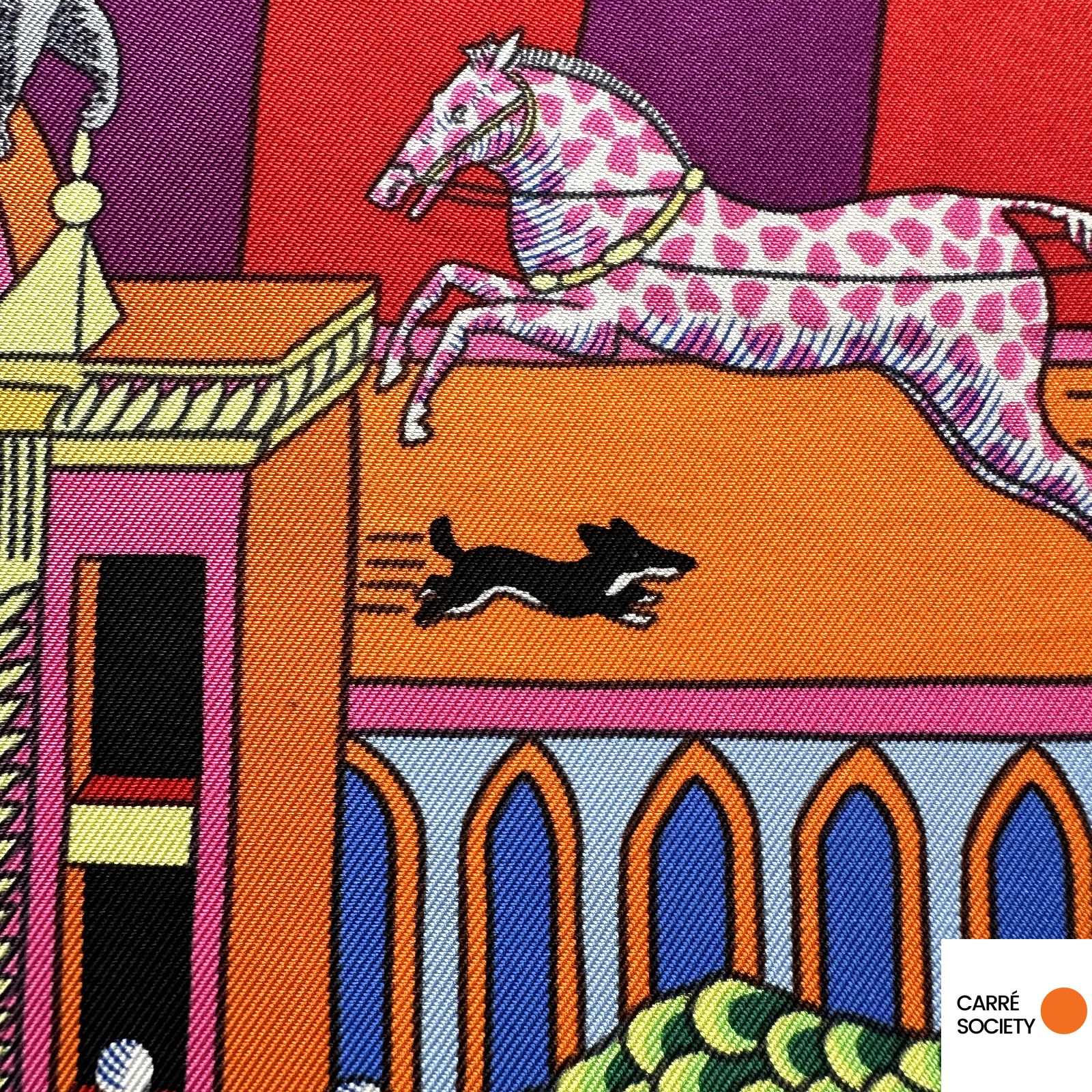 zoom sur une autre représentation du chien de l'artiste en train de courir 