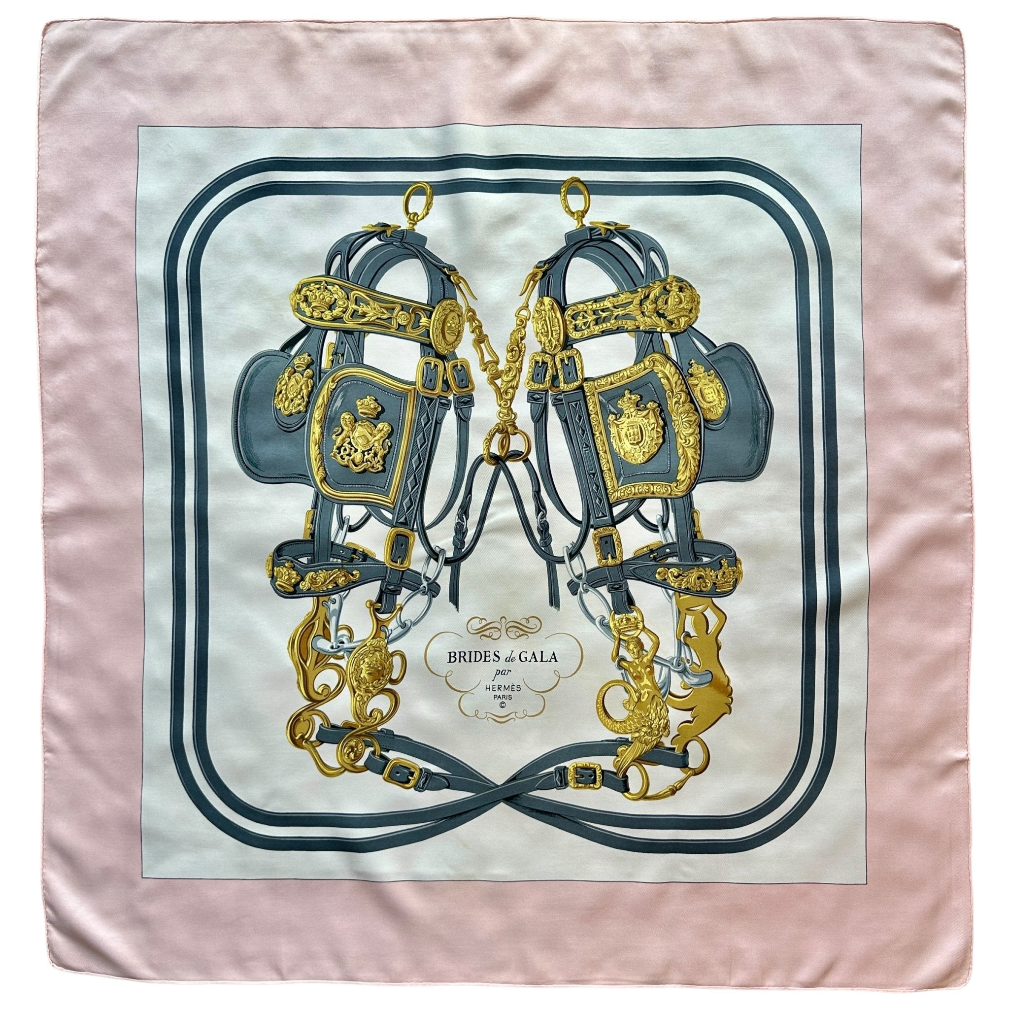 Carré Hermès Brides de gala – Deuxième vue complète, brides grises et dorées